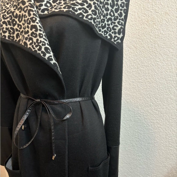 Beatrix OST wrap jacket with leopard print lining and faux leather trim - Picture 3 of 11